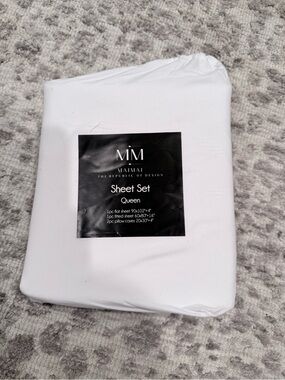 NWT MaiMai Republic of design white sheet set